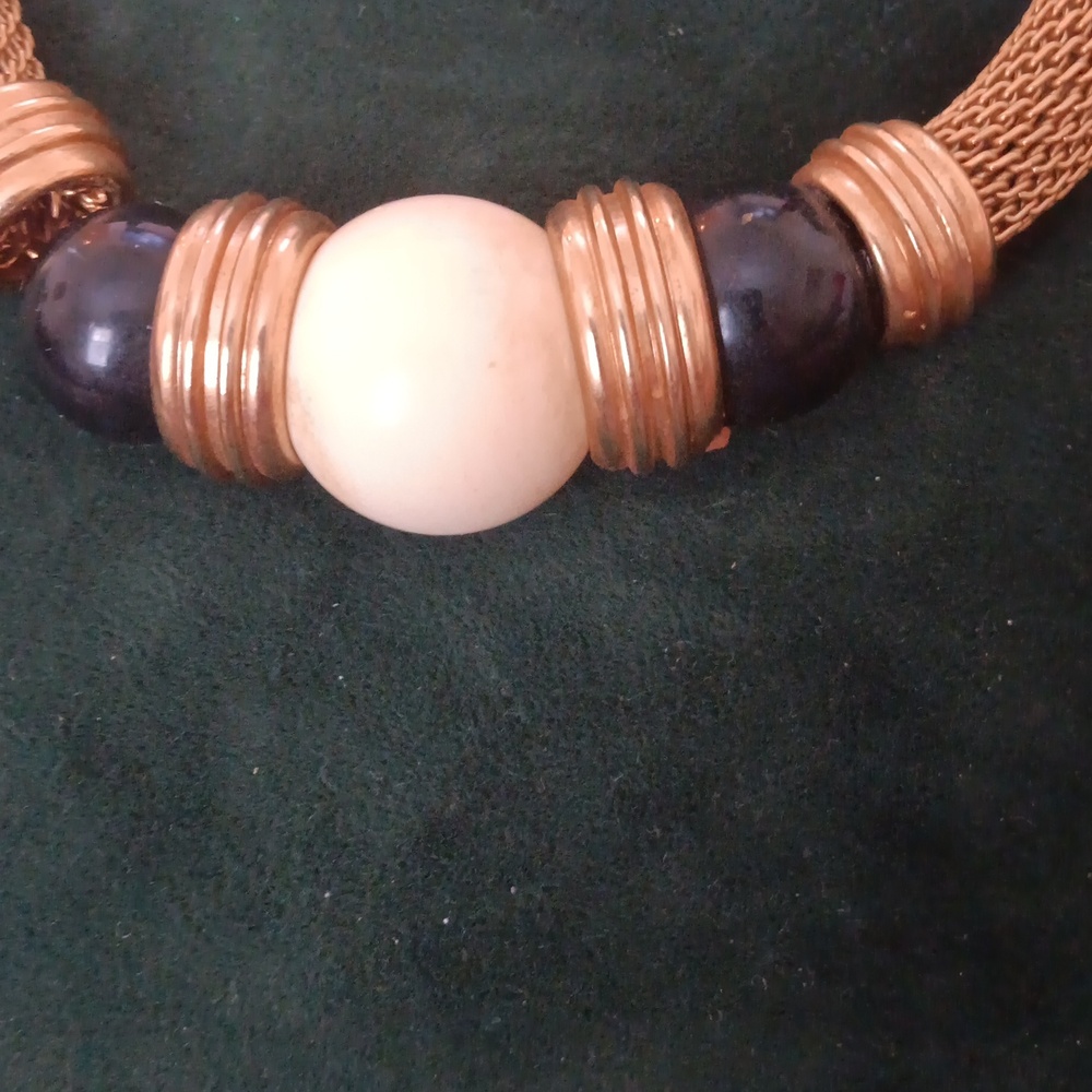 Vintage costume jewelry necklace from the 60s.Great prelived condition.